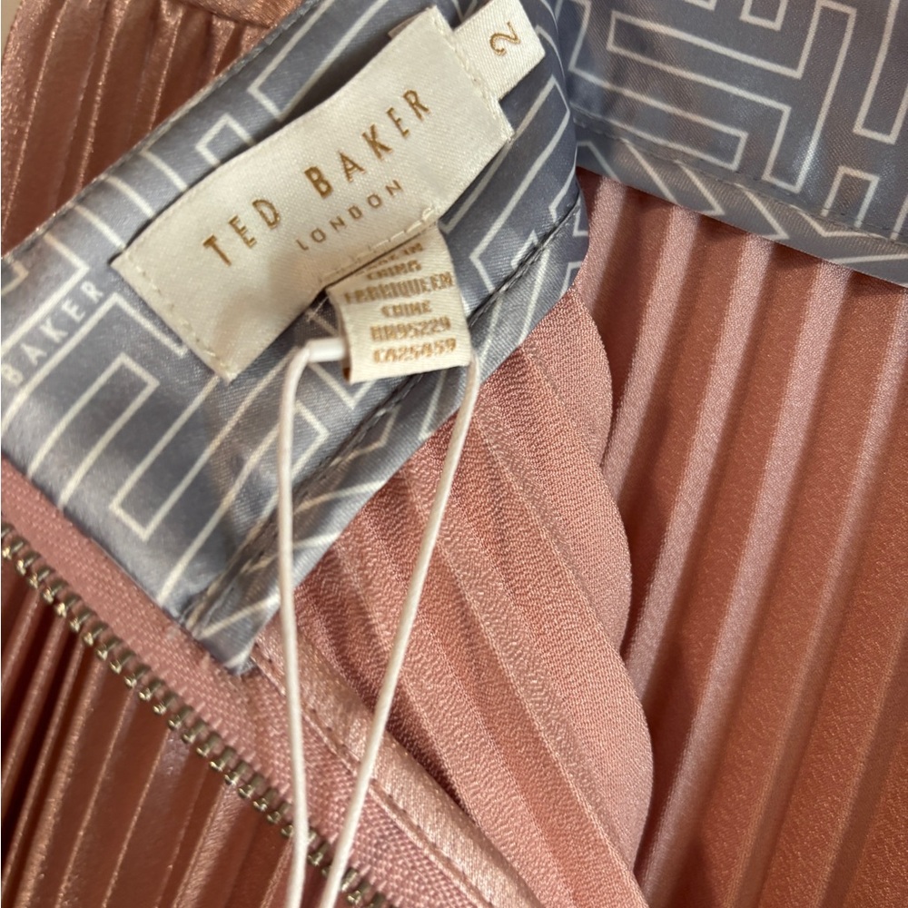 Ted Baker Blush Pink Pleated Midi Skirt with White Contrast Hem - Picture 4 of 4